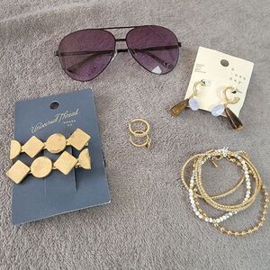 Wild Fable Universal Thread A New Day Womens Gold Jewelry Set And Sunglasses